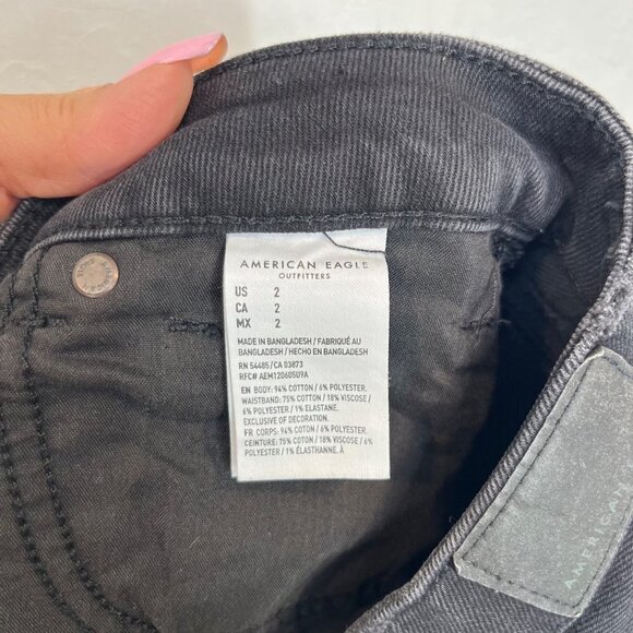 American Eagle faded Black Highest Rise mom short Size 2 Distressed ripped - Picture 9 of 9